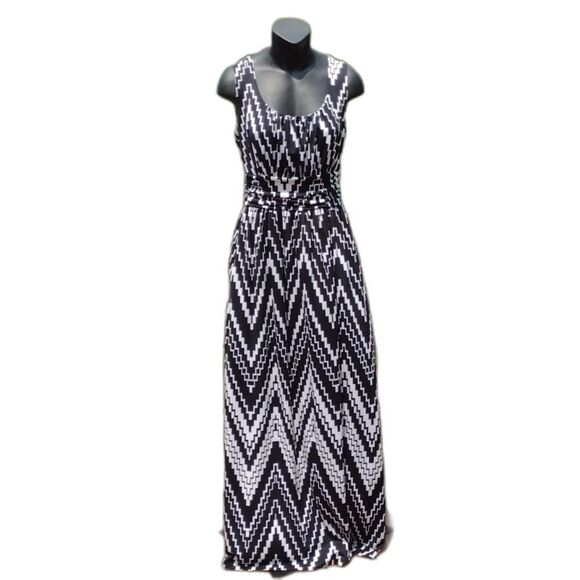 AB Studio Black and White Aztec Print Maxi Dress Size Small - Picture 1 of 7